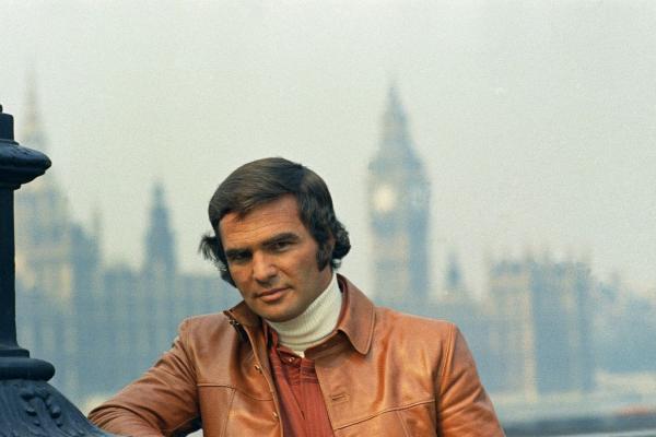 Στο σφυρί οι καουμπόικες μπότες και το αυτοκίνητο του Μπάρτ Ρέινολντς