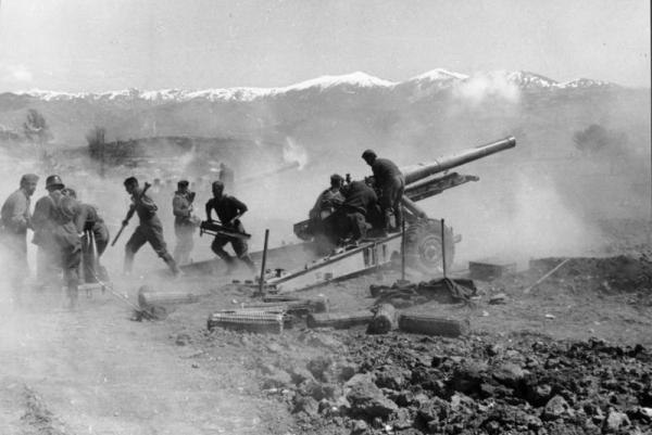 Ο γερμανικός Τύπος εμμένει και σήμερα στο θέμα των αποζημιώσεων