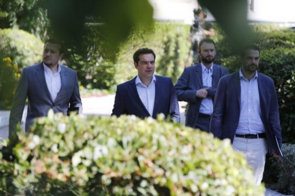 «Βαρίδι» ο Νίκος Παππάς λόγω… Μανόλο – Τον αδειάζουν για να διασωθούν