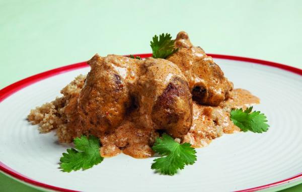 Vegan κεφτεδάκια ρεβιθιού, με κάρι και κινόα