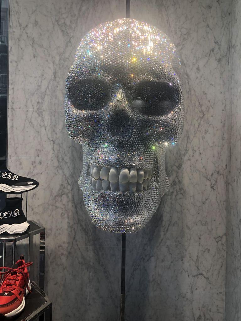 Η εκρηκτική βιτρίνα Philipp Plein