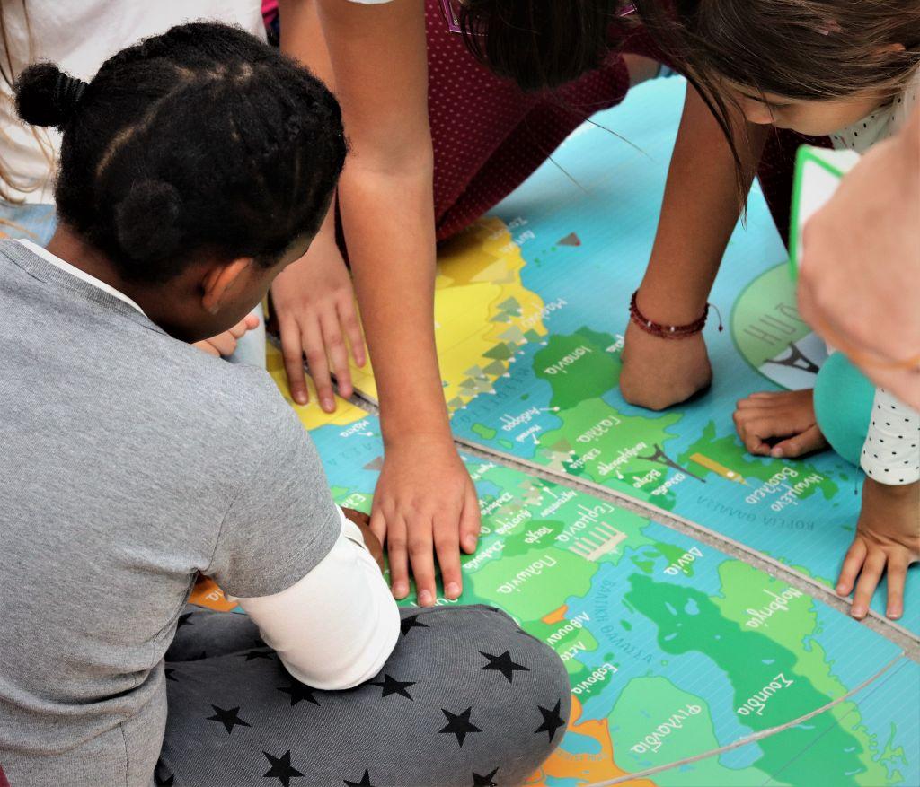 Παιχνίδι γνώσεων διδάσκει στους μαθητές την έννοια της πολυπολιτισμικότητας