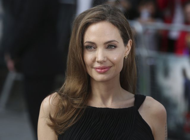 Η Αντζελίνα Τζολί στο πλευρό των γυναικών του Αφγανιστάν