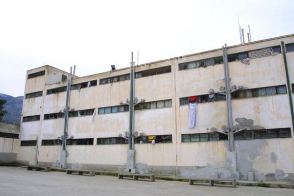 Το οπλοστάσιο που αποκάλυψε η έφοδος αστυνομικών στις φυλακές Αυλώνα