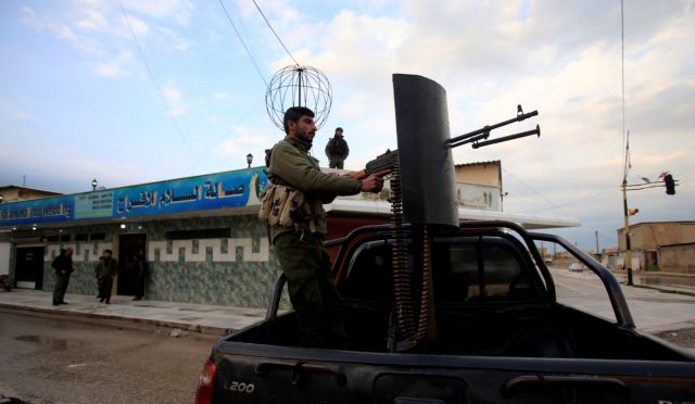 Συρία: 35 στρατιώτες νεκροί από επιθέσεις του ΙΚ