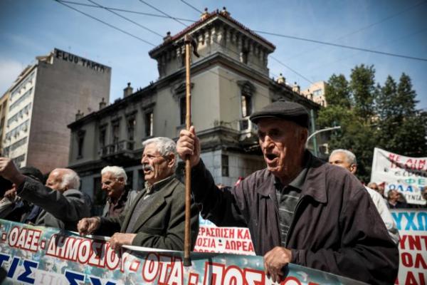 Συντάξεις: Ποιοι βγαίνουν έως και δυο χρόνια νωρίτερα