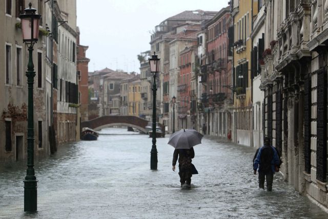 Πλημμυρισμένη η Βενετία - Σε οριακά υψηλά η στάθμη των υδάτων