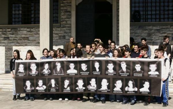 Σαν σήμερα: 21 μαθητές χάνουν τη ζωή τους σε τραγικό δυστύχημα στα Τέμπη