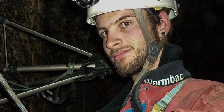 Σε σπηλιά παγιδεύτηκε δύτης που βοήθησε στη διάσωση παιδιών στη Ταϊλάνδη