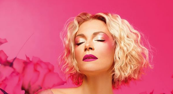 Βίκυ Καγιά: Ποζάρει ξανά σαν μοντέλο