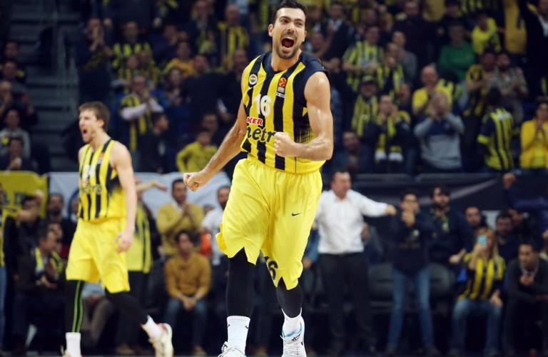 Σλούκας : «Το αξίζει η Φενέρ, δουλέψαμε σκληρά όλη τη χρονιά…»