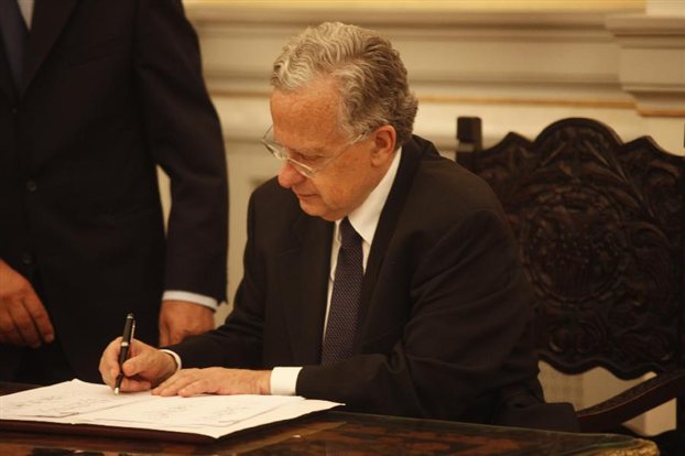 Παραίτηση – βόμβα με καταγγελίες κατά της κυβέρνησης