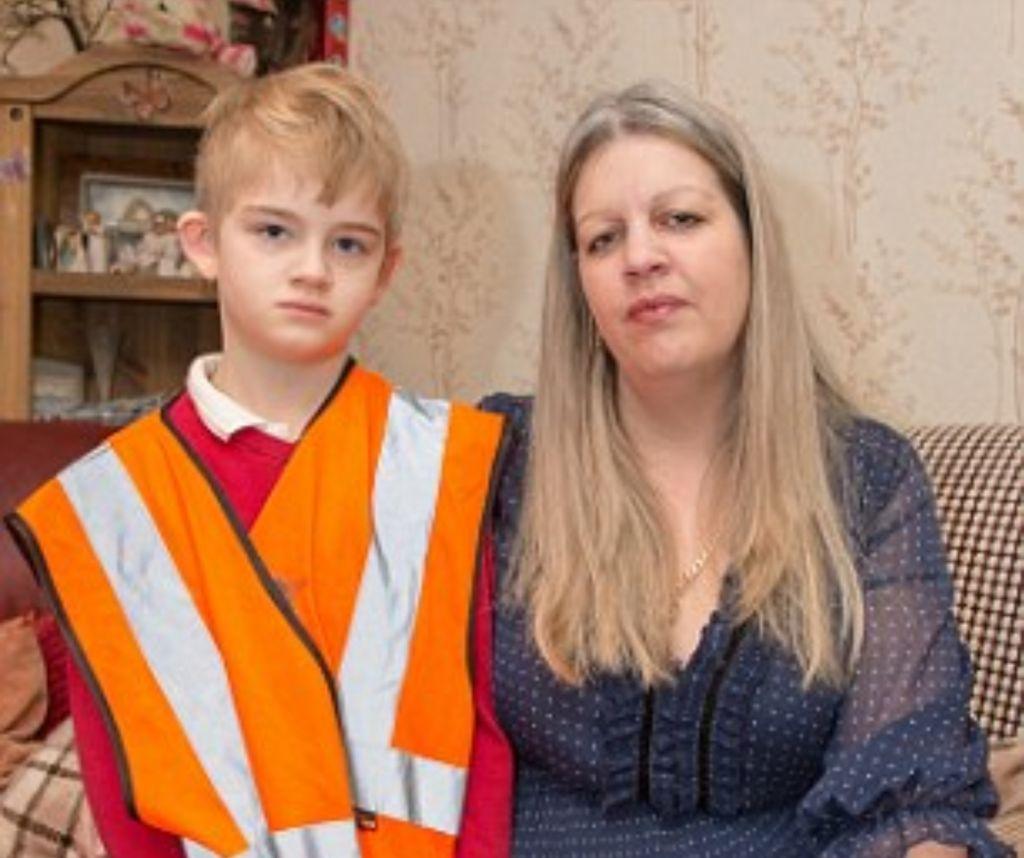 Βρετανία: Ανάγκασαν μαθητή με αυτισμό να φοράει γιλέκο για να τον ξεχωρίζουν