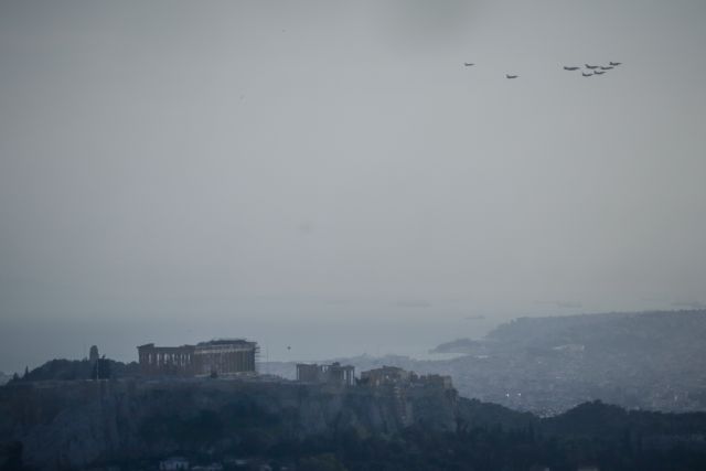 Ηνίοχος 2019: Μαχητικά πέταξαν πάνω από την Αθήνα