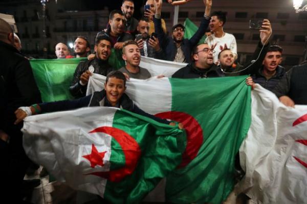 Αλγερία: Nέα εποχή αρχίζει μετά την παραίτηση Μπουτεφλίκα