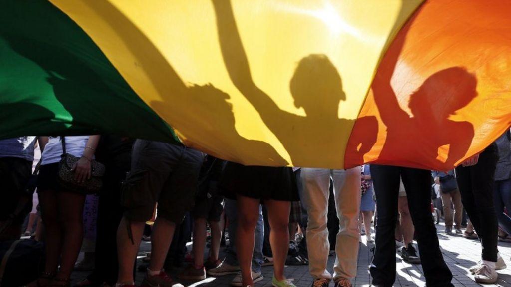 Γαλλία: Έρευνα για βιντεοσκοπημένη επίθεση σε διαφυλική γυναίκα