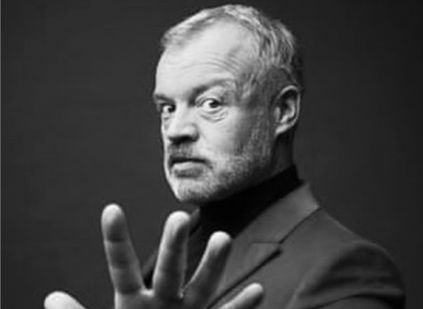 Ο Γκράχαμ Νόρτον, οικοδεσπότης των τηλεοπτικών βραβείων BAFTA