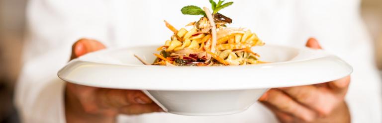 Οι 15 φθηνές συνταγές για φοιτητές κι εργένηδες