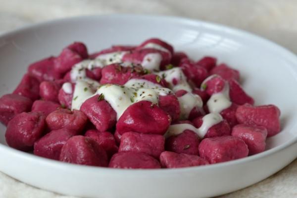 Νιόκι παντζαριού με κρέμα φέτας light