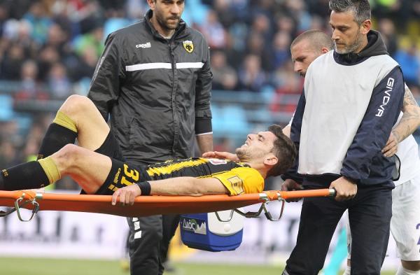 Τραυματίστηκε ο Μπογέ στη Λαμία, αγωνία στην ΑΕΚ