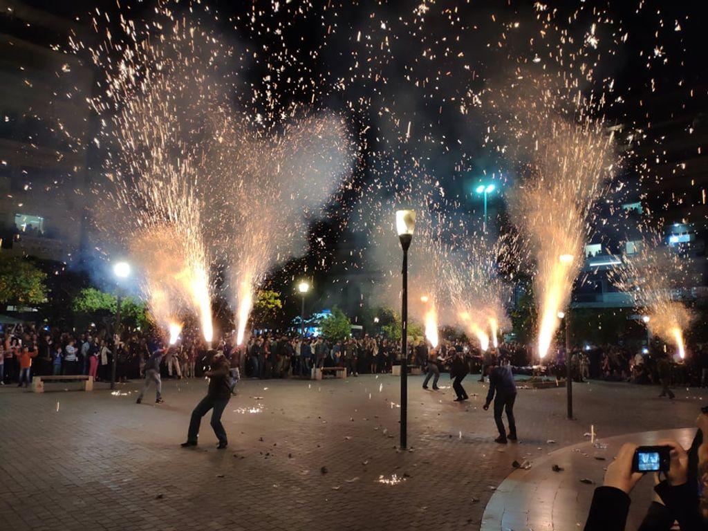 Εντυπωσιακή Ανάσταση στο Αγρίνιο: Τη νύχτα μέρα έκαναν τα χαλκούνια [Εικόνες]