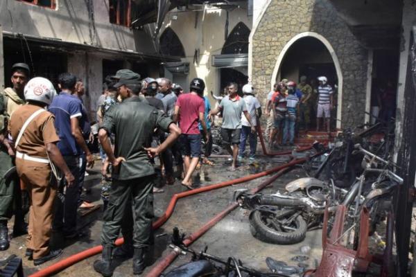 Σρι Λάνκα: Εικόνες φρίκης μετά τις επιθέσεις σε εκκλησίες και ξενοδοχεία – Μεγαλώνει η «λίστα των νεκρών»