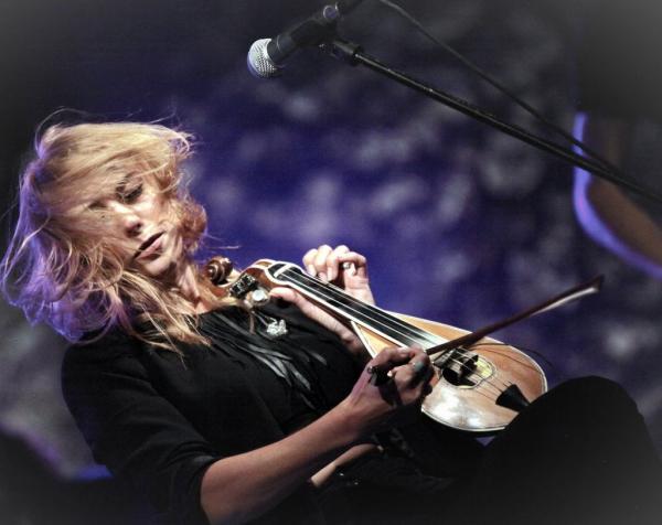 Η Γεωργία Νταγάκη μας μιλάει για την παράσταση «Δε λέει η καρδιά να μάθει»