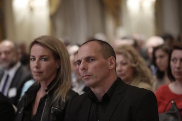 Δανάη Στράτου: Όταν μας απείλησαν για το παιδί μας