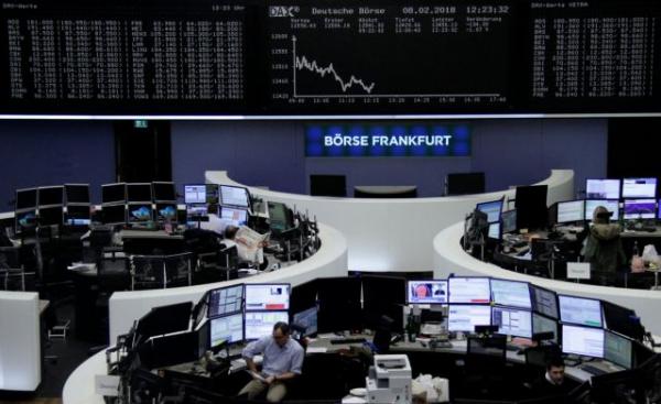 Διεθνείς αγορές: Πέφτουν οι μετοχές, ασυγκίνητη η στερλίνα από την καθυστέρηση του Brexit