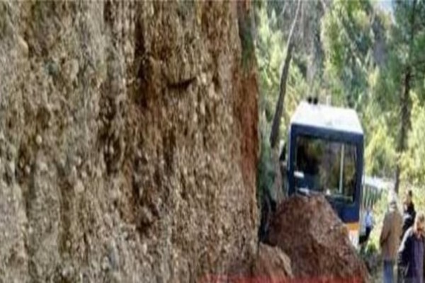 Διακοπή των δρομολογίων Διακοπτό- Καλάβρυτα λόγω καθίζησης