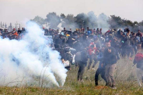 Νέα επεισόδια στα Διαβατά: Πετροπόλεμος και χημικά