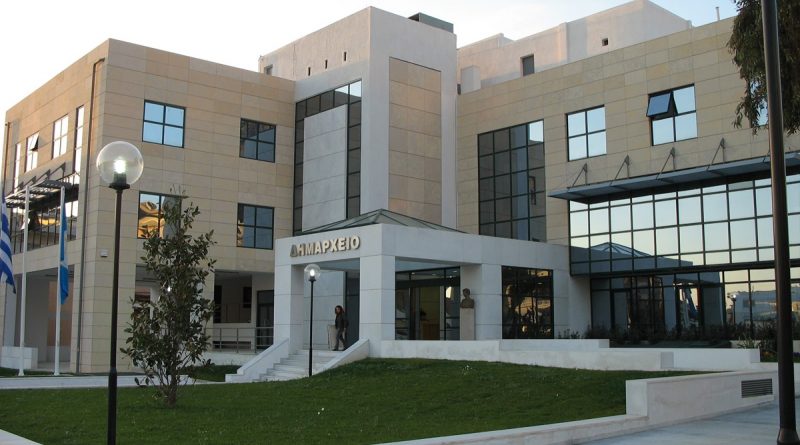 Εισβολή του Ρουβίκωνα στο δημαρχείο Ηλιούπολης – Πιάστηκαν στα χέρια με τον δήμαρχο