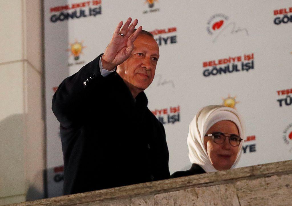 Πύρρειος νίκη Ερντογάν στις δημοτικές εκλογές – Το απόλυτο θρίλερ στην Κωνσταντινούπολη