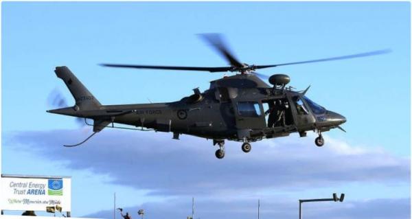 Η πιο πρωτότυπη απόσυρση από τη δράση – Απαγωγή με ελικόπτερο!