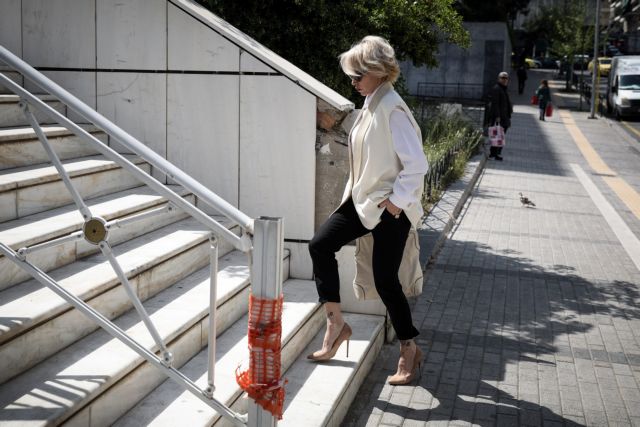 Στον εφέτη ειδικό ανακριτή ο Λυκουρέζος – Τα παιδιά του και η Νατάσα Καλογρίδη στο πλευρό του