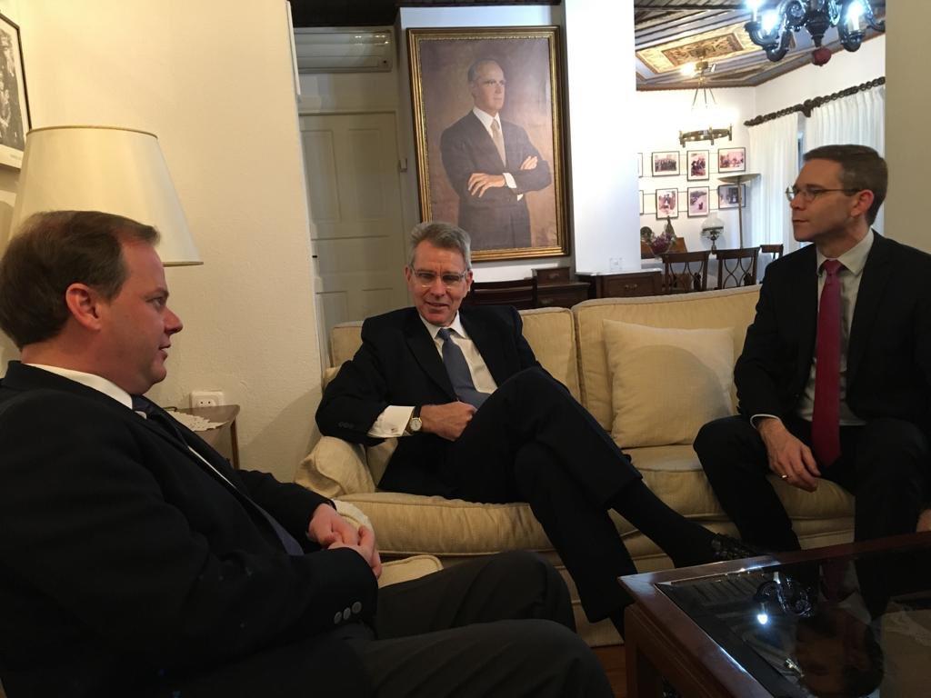 Στο σπίτι του Κωνσταντίνου Καραμανλή στην Πρώτη Σερρών ο Τζέφρι Πάιατ