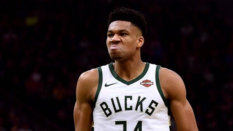 Γιάννης Αντετοκούνμπο: Πήρε… παραμάζωμα την άμυνα των Σέλτικς