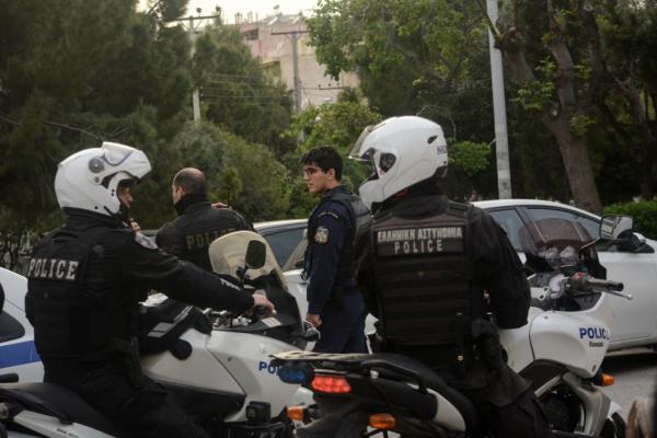 Έληξε η ομηρία στη Νέα Σμύρνη μετά από 16 ώρες