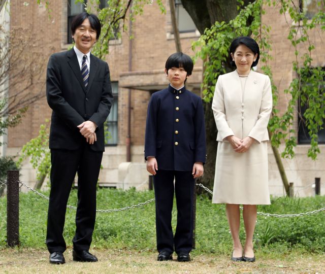 Ιαπωνία : Κουζινομάχαιρα εντοπίστηκαν στο θρανίο του πρίγκιπα Χισαχίτο
