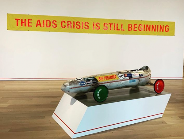 Μια έκθεση μεταξύ μουσείου και διαμαρτυρίας