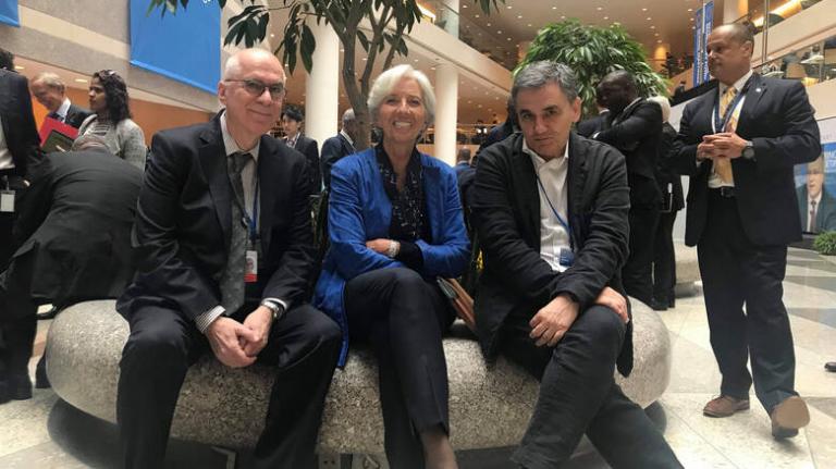 Η σύσταση και τα ερωτήματα