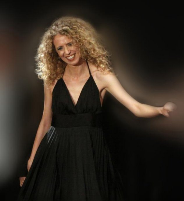 Τζένη Αρσένη: Από τη ΔΗΜΑΡ στην αγκαλιά του ΣΥΡΙΖΑ