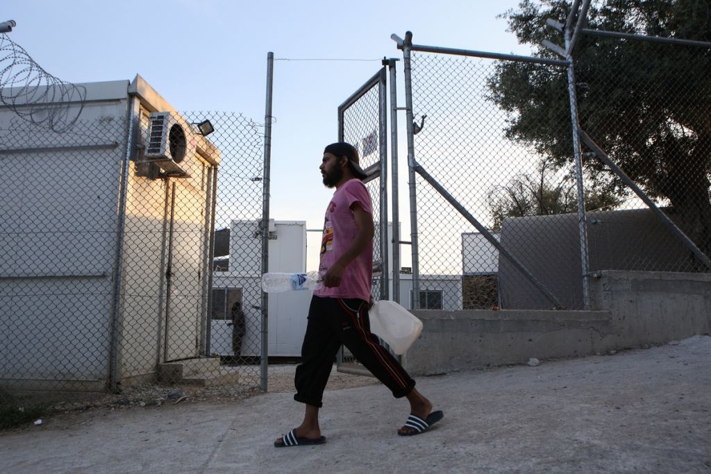 Μυτιλήνη: Αντιδράσεις μετά τη μεταφορά 56 μεταναστών που ζητούν άσυλο από τη Σάμο