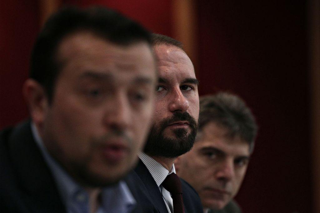 Θα φύγουν νύχτα