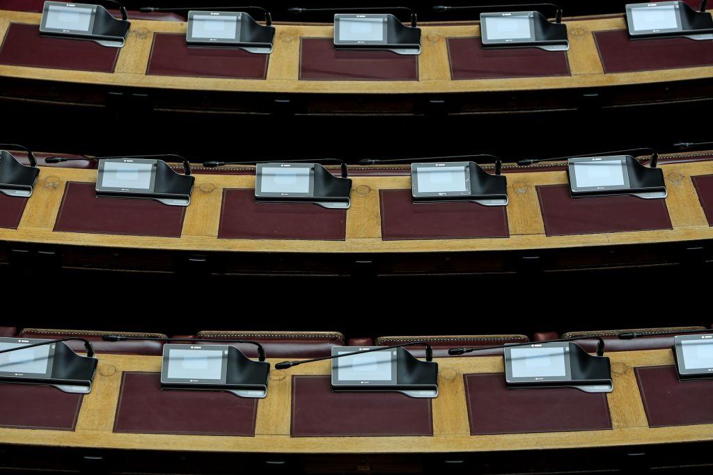 Αναδρομικά: Βουλευτές συνταξιούχοι ζητούν έως και 360.000 ευρώ