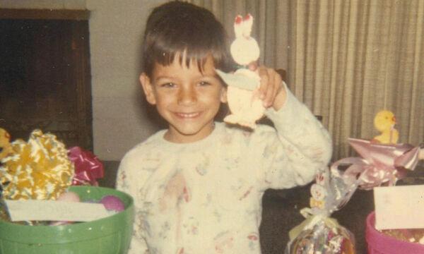 Μπορείτε να αναγνωρίσετε τον μικρό της φωτογραφίας;