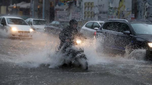 Καιρός: 11 χιλιάδες κεραυνοί σε λίγες ώρες – Που χτυπά η κακοκαιρία