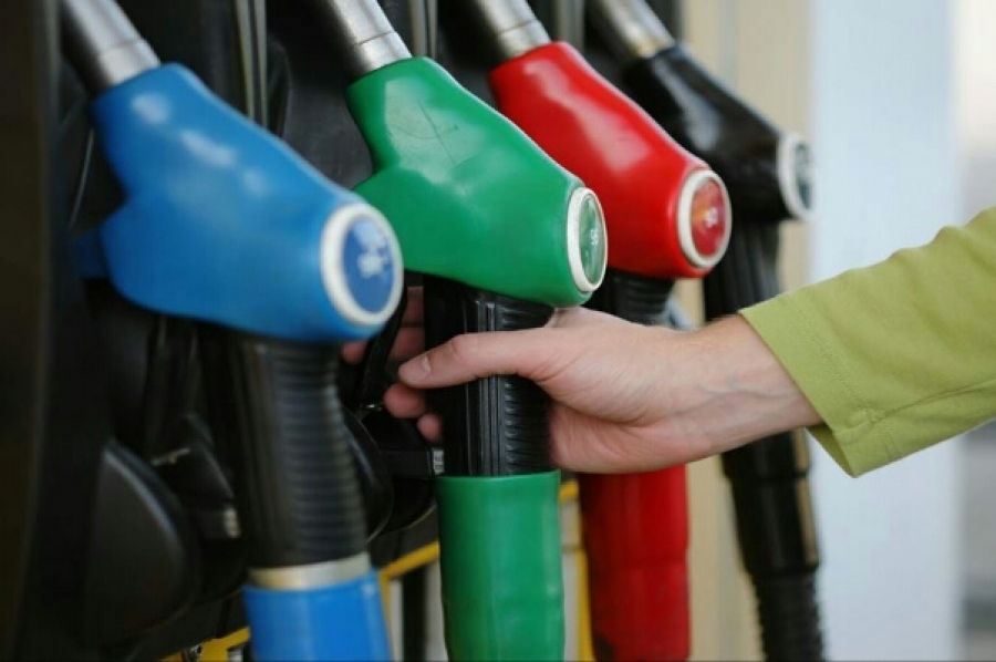 Η τιμή της βενζίνης τραβάει την ανηφόρα - Ακριβότερη η έξοδος του Πάσχα