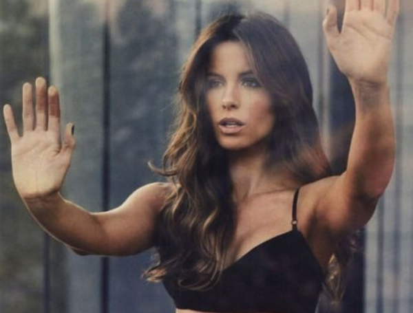 Η Κέιτ Μπέκινσεϊλ χωρίς ίχνος μακιγιάζ