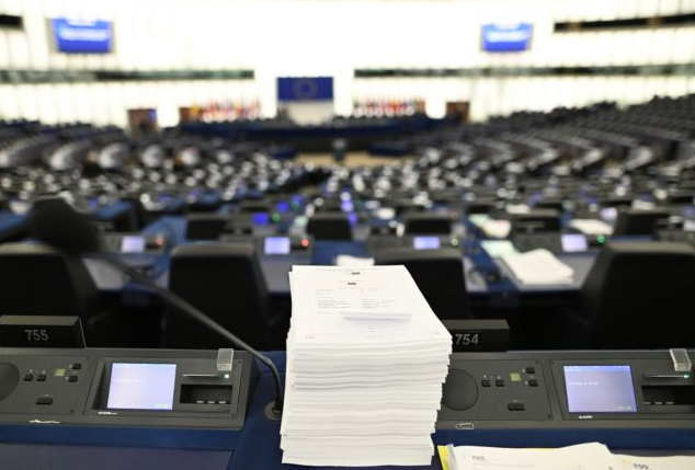 Όλο και λιγότεροι ευρωπαίοι πολίτες ψηφίζουν για την ανανέωση του Ευρωκοινοβουλίου